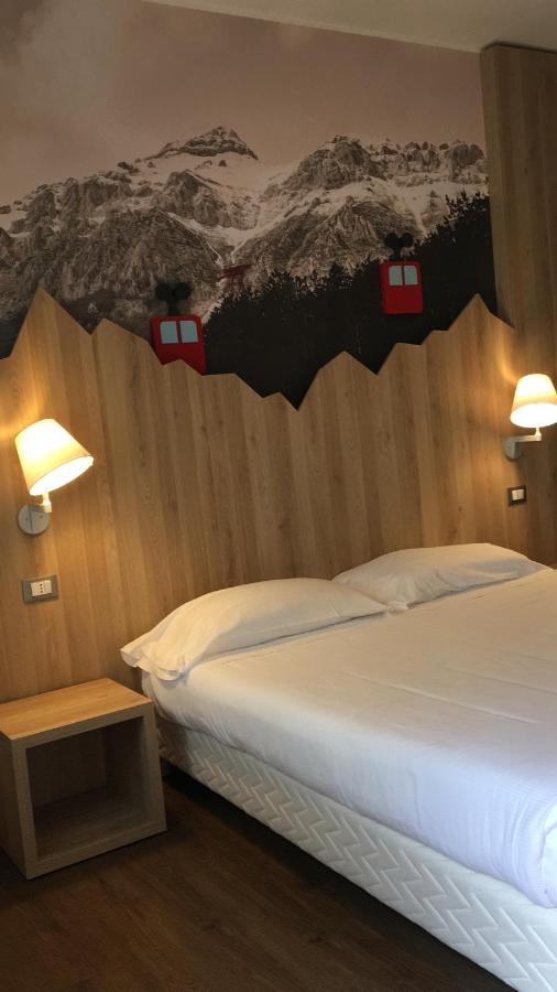 אסרגי Hotel Nido Dell'Aquila מראה חיצוני תמונה