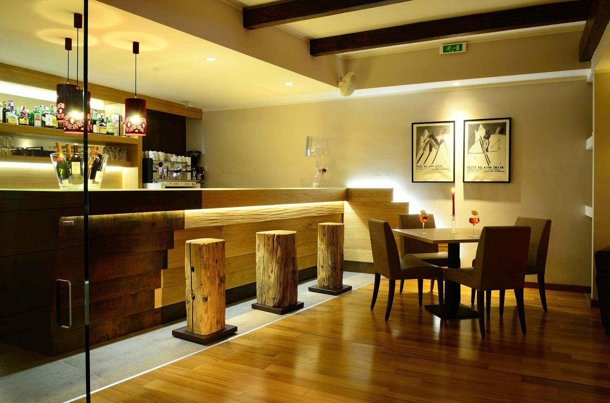 אסרגי Hotel Nido Dell'Aquila מראה חיצוני תמונה