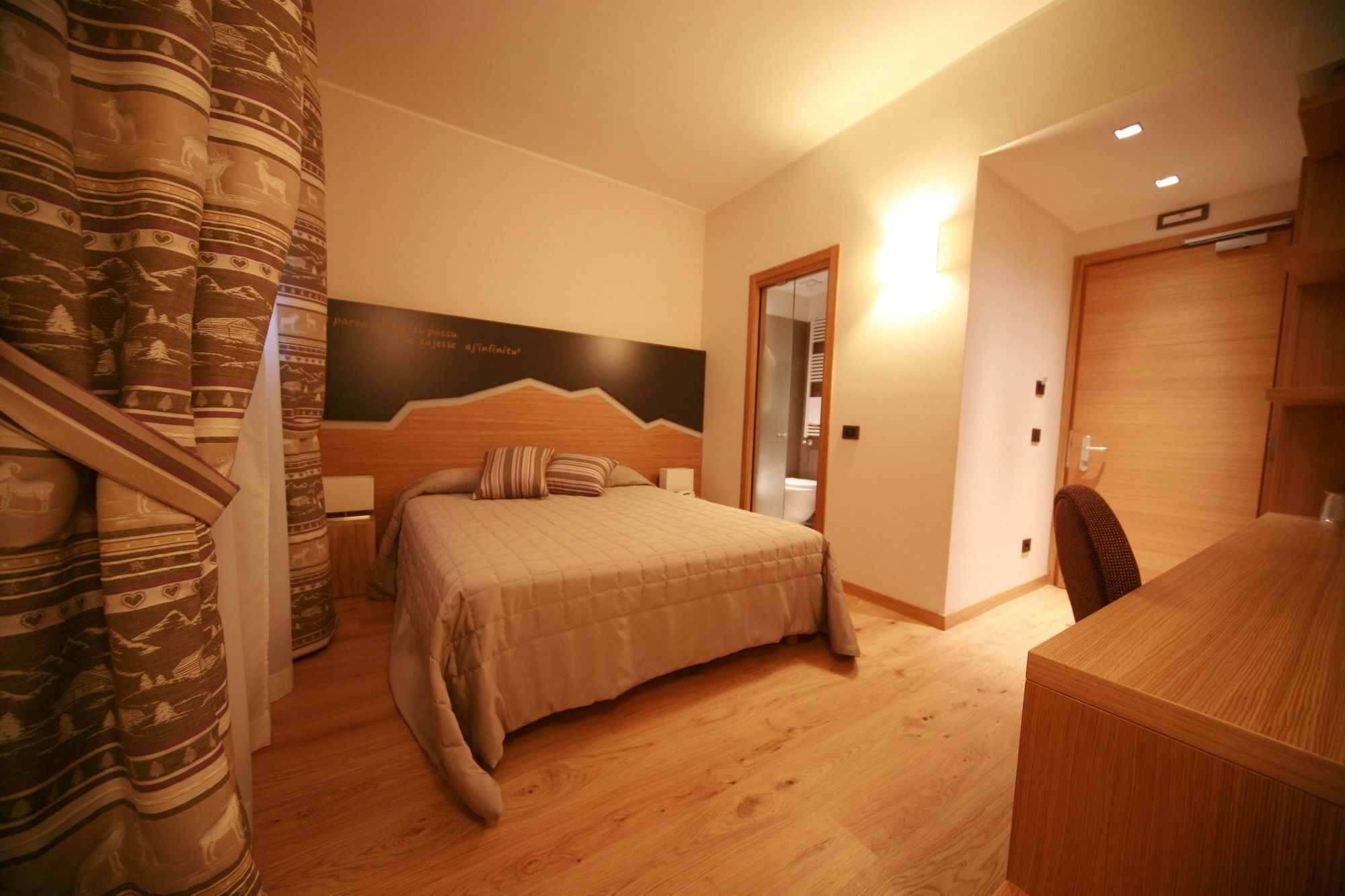 אסרגי Hotel Nido Dell'Aquila מראה חיצוני תמונה